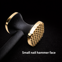 פטיש שניצלים מעוצב בצבע שחור עם נגיעות זהב,