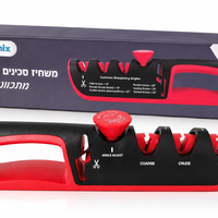משחיז סכינים מקצועי מתכוונן Goodmix בצבע שחור ואדום, בעל שלושה שלבי השחזה וכיוון זווית, לצד האריזה המקורית.  העתק