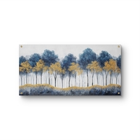 תמונת זכוכית לרוחב עם עצים בגווני כחול וזהב על רקע ערפילי – תכשיט לבית