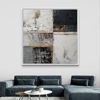 קנבס יוקרתי בסגנון מינימליסטי בגוונים ניטרליים.