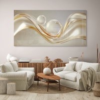 תמונת זכוכית לרוחב עם גלים מוזהבים ואלמנטים עגולים בעיצוב מודרני ויוקרתי מתוך קולקציית תכשיט לבית.