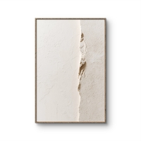 תמונת קנבס בגווני שמנת עם טקסטורה עדינה ושבר מודרני