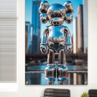 דמות כרום מבריקה עם השתקפות גורדי שחקים בתמונת זכוכית מעוצבת – NEXTGEN BY BAR