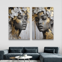 סט תמונות זכוכית זוגי עם פורטרט נשי אבסטרקטי בגווני שחור לבן ונגיעות זהב