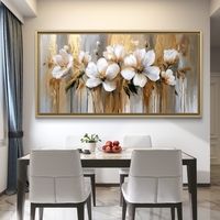תמונת קנבס Golden Harmony – פרחים לבנים בעיצוב מופשט עם נגיעות זהב ואפור