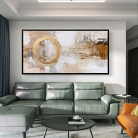 ציור מינימליסטי לקיר בגווני שמנת, בז׳ ולבן עם אלמנט זהב