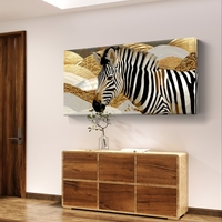 קנבס לרוחב עם זברה ועיטורי זהב מבית תכשיט לבית