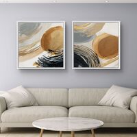 זוג תמונות קנבס מרובעות בסגנון מופשט עם מעגלים וקווים בגווני זהב, שחור ובז’ בעיצוב מודרני ויוקרתי
