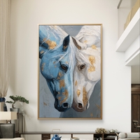 זוג סוסים מלכותיים – תמונת קנבס אמנותית בכחול, לבן ונגיעות זהב | CY1214