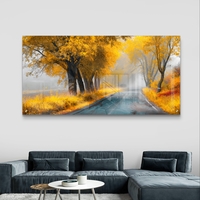 תמונת זכוכית של שביל בין עצים זהובים בערפל עדין – תכשיט לבית