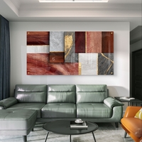 תמונת זכוכית לרוחב בעיצוב אבסטרקטי עם בלוקים גיאומטריים בגווני בורדו, חום, אפור ונגיעות זהב בהדפסה חלקה