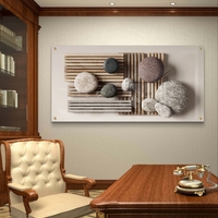 תמונת זכוכית אופקית עם אבנים מעוגלות ולוחות עץ בעיצוב טבעי-מינימליסטי בהדפסה חלקה