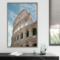 תמונת קנבס עוצמת הרומא – הקולוסיאום ברומא בצילום אדריכלי יוקרתי, מתוך קולקציית NEXTGEN BY BAR של תכשיט לבית, בהדפסה חלקה ואיכותית במיוחד.