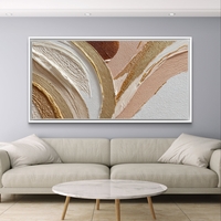 תמונת קנבס אבסטרקטית לרוחב בגווני שמנת, ורוד וזהב עם קווים זורמים ועיצוב אלגנטי