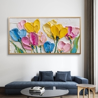 קנבס פרחים גדול עם שילוב צבעים חיים ונועזים.