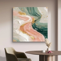 תמונת זכוכית אבסטרקטית מרובעת בגווני ירוק מרווה ורוד עם נגיעות זהב בעיצוב יוקרתי