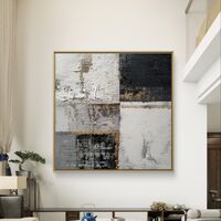 תמונת קנבס מרובעת אבסטרקטית בגווני שחור, לבן ואפור עם נגיעות זהב.