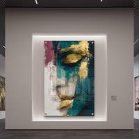 תמונת זכוכית מודרנית של דיוקן נשי מופשט בגווני תורכיז, בורדו וזהב – תכשיט לבית