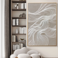 יצירת קנבס אבסטרקטית עם תנועה רכה על רקע טבעי