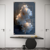 תמונת זכוכית של פרחים לבנים בתאורה זהובה עם מסגרות זהב מרחפות – NEXTGEN BY BAR