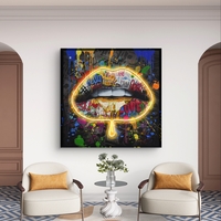 תמונת LED שפתיים גרפיטי עם זהב נוזלי – מופעלת על סוללות וכוללת שלט רחוק דגם LED1013 -מידה 83*83 ס