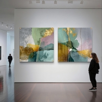 סט תמונות זכוכית מרובעות בגווני ירוק, טורקיז, ורוד וזהב בעיצוב אבסטרקטי – תכשיט לבית