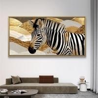 קנבס לרוחב עם זברה ועיטורי זהב מבית תכשיט לבית