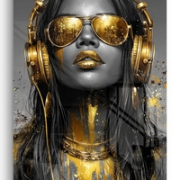 תמונת זכוכית עם דמות נשית, אוזניות ומשקפי שמש בגווני שחור וזהב בעיצוב מודרני, נועז ויוקרתי לקיר הבית