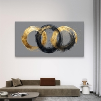 הדמיית סלון עם תמונת קנבס אבסטרקט זהב-שחור, מראה פרימיום מודרני