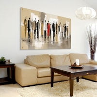 תמונת זכוכית לרוחב עם דמויות מופשטות בצבעי שחור, לבן ובז’ ונגיעה אדומה דרמטית, מתוך קולקציית תכשיט לבית.