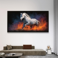 תמונה לסלון מודרני – סוס דוהר עם אפקט להבות, מראה עוצמתי וקולנועי