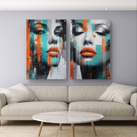 זוג תמונות זכוכית בסגנון אורבני עם פורטרט נשי בגווני טורקיז וכתום על רקע מופשט מודרני