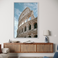 תמונת קנבס עוצמת הרומא – הקולוסיאום ברומא בצילום אדריכלי יוקרתי, מתוך קולקציית NEXTGEN BY BAR של תכשיט לבית, בהדפסה חלקה ואיכותית במיוחד.