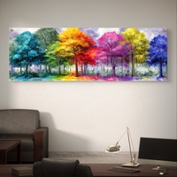 תמונת זכוכית פנורמית עם עצים צבעוניים בגוונים מרהיבים בעיצוב אמנותי ומודרני