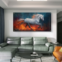 תמונת זכוכית בהדפסה חלקה של סוס לבן דוהר בין להבות אש, בעיצוב דרמטי ועוצמתי לסלון או פינת אוכל.