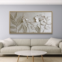 תמונת קנבס לרוחב עם פרחים לבנים בגווני שמנת בעיצוב אלגנטי ומינימליסטי