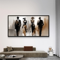 תמונת קנבס לרוחב עם דמויות אופנתיות בגווני שחור ובז׳ בסגנון עירוני אלגנטי, בהדפסה חלקה לעיצוב מודרני ויוקרתי.