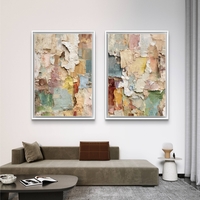 סט תמונות קנבס זוגיות עם שכבות צבע וטקסטורה בהשראת קירות עתיקים בגווני פסטל טבעיים