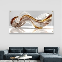 הדפסה על זכוכית מודרנית עם צורה זורמת בגוון ענבר וזהב, מראה מינימליסטי יוקרתי