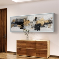 תמונת קנבס פנורמית אבסטרקטית בגווני שחור, לבן ואפור עם נגיעות זהב בעיצוב מודרני ויוקרתי