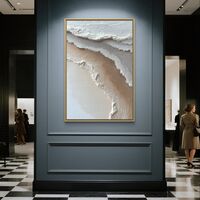 תמונת קנבס אנכית מינימליסטית עם שכבות טקסטורה בגווני חול שמנת ולבן