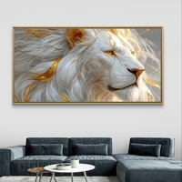 תמונת קנבס לרוחב של אריה לבן עם נגיעות זהב בעיצוב יוקרתי לעיצוב הבית