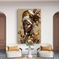 תמונת זכוכית בהדפסה חלקה של דיוקן נשי יוקרתי עם כיסוי ראש ופרח בגווני זהב, ברונזה ושמנת, בעיצוב אלגנטי ומרשים.