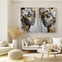 סט תמונות זכוכית זוגי עם פורטרט נשי אבסטרקטי בגווני שחור לבן ונגיעות זהב