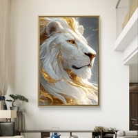 תמונת קנבס של אריה לבן עם נגיעות זהב בעיצוב יוקרתי, שקט ועוצמתי לבית