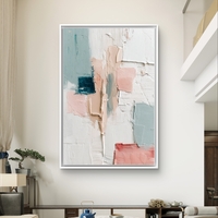 תמונת קנבס אבסטרקטית בגווני פודרה ותכלת עם מרקם עדין ועיצוב מודרני