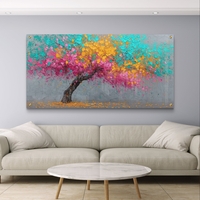 תמונת זכוכית לרוחב עם עץ צבעוני בגווני ורוד טורקיז וצהוב בעיצוב מודרני לסלון