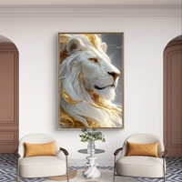 תמונת קנבס של אריה לבן עם נגיעות זהב בעיצוב יוקרתי, שקט ועוצמתי לבית
