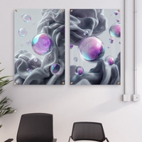 זוג תמונות זכוכית מעוצבות עם בועות שקופות בגווני סגול וטורקיז מעל רקע אפור רך בעיצוב מודרני ויוקרתי מבית תכשיט לבית – NEXTGEN BY BAR.