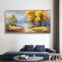 תמונת קנבס של שביל סתיו עם עצים זהובים ורקע טבעי רך